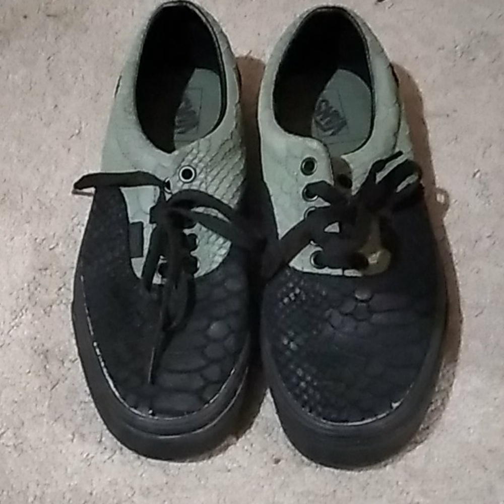 Slytherin Harry Potter Shoes (Size 9 Women's)